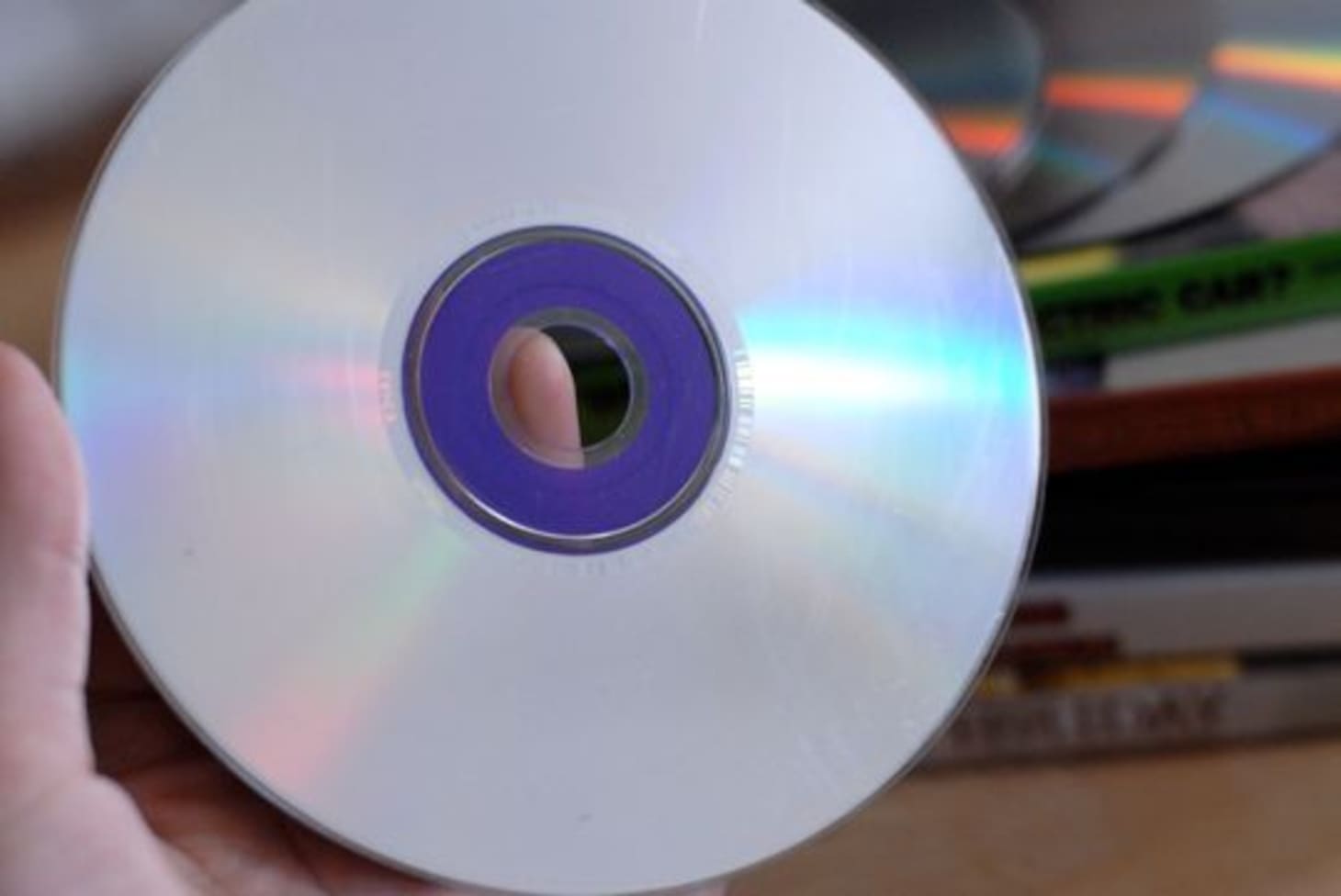 Поцарапанный CD диск