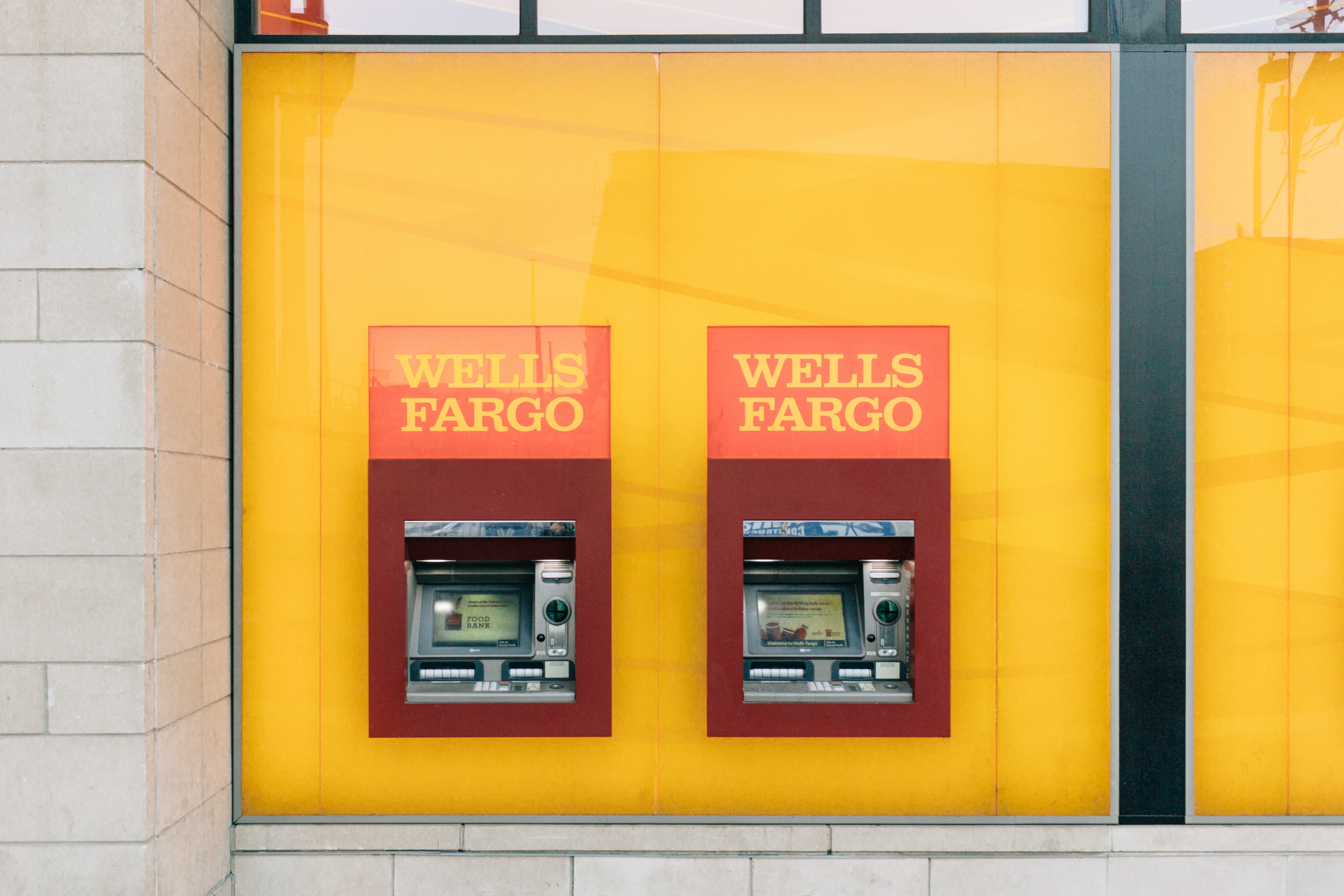 Свой банк. Банкоматы wells Fargo. Банк Украина Банкомат. Дата банк. Wells Fargo 80.