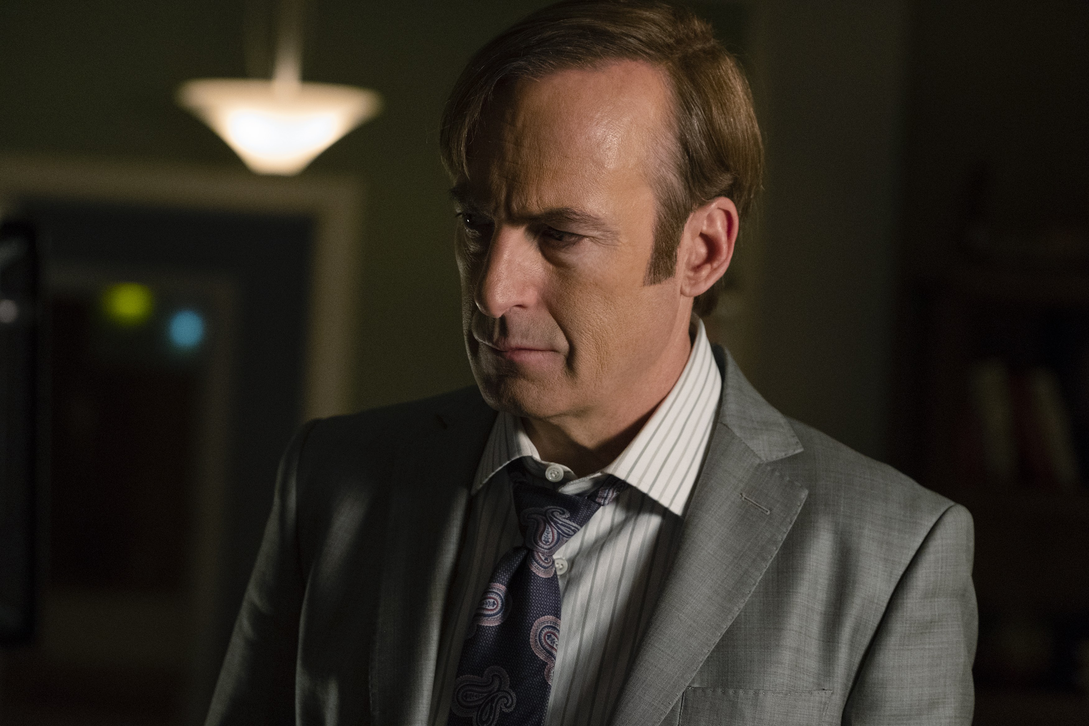 Better call saul. Боб оденкирк сол Гудман. Джеймс МАКГИЛЛ сол Гудман. Bob Odenkirk better Call Saul 5. Лучше звоните Солу Джимми.